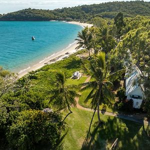 Great Keppel Island Hideaway Hotel Exterior photo