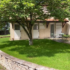 Logement Type 2 Dans Un Parc Verdoyant Apartment Andrezieux-Boutheon Exterior photo