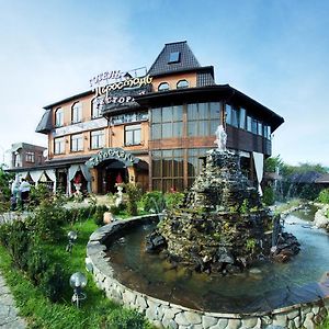 Gagra Georgian House Hotel Kyiv Exterior photo