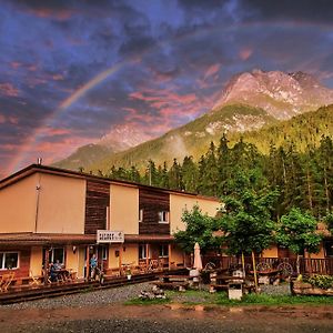 Reitstall Und Saloon San Jon Hotel Scuol Exterior photo