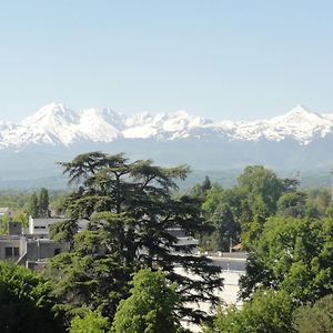 Cap Sud - 53M2- Vue Pyrenees- Hypercentre-Wifi Fibre Apartment Tarbes Exterior photo