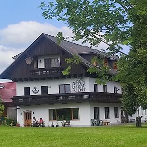 Gaestehaus Moorbad Gmoes Guest House Laakirchen Exterior photo