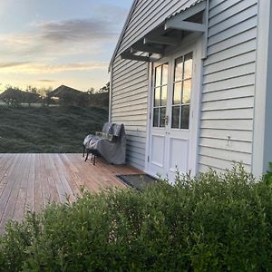 Ohariu Farm Cottage Johnsonville Exterior photo