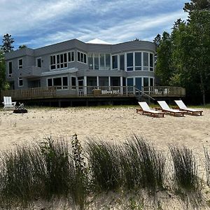 Stunning Beachfront Retreat, Sleeps 12 Villa Cheboygan Exterior photo