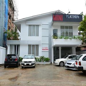 Mini Platinum Guest House Yangon Exterior photo