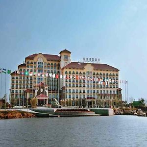 Haiyang Shenglong Jianguo Hotel Hai-yang-hsien Exterior photo