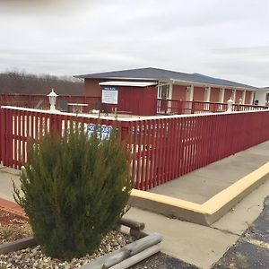 Americas Best Value Inn & Suites Macon At Sunset Dr Exterior photo