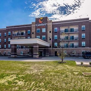 Comfort Suites Brunswick Exterior photo