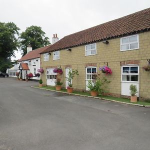 Ganton Greyhound Inn Exterior photo