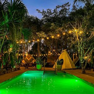 Glamping Bufo Alvarius Sanctuary Bacalar Hotel Exterior photo