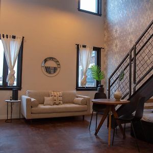 Reading Viaduct Loft, City Center, Contactless Check In Apartment Philadelphia Exterior photo