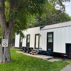 The Endeavor Tiny Home! Elizabethtown Exterior photo