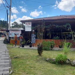 Matahari Guest House Tuktuk Siadong Exterior photo