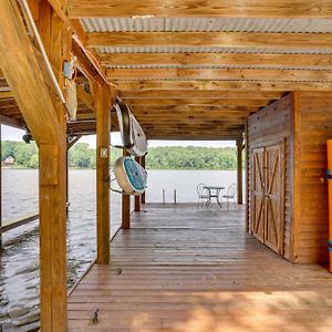 Lakefront Vacation Rental With Views And Hot Tub! Bracey Exterior photo