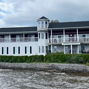 Haileybury Lakehouse Hotel Exterior photo