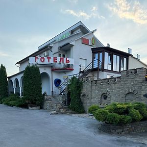 Садиба Hotel Kamianets-Podilskyi Exterior photo