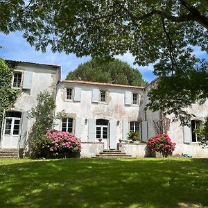 La Caverie De Peyroux A Orthevielle Bed & Breakfast Exterior photo