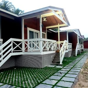 Bangaram Island Beach Resort Wooden Hut Exterior photo