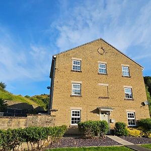 The Milne Villa Todmorden Exterior photo