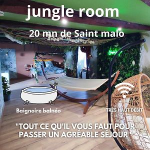 L'Evasion Jungle Apartment Saint-Pierre-de-Plesguen Exterior photo