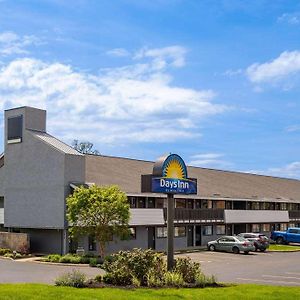 Days Inn Columbus/Worthington Exterior photo