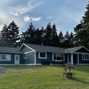 Pond View At Claymore Villa Qualicum Beach Exterior photo