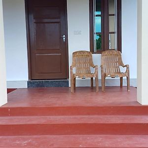 Pazcaal'S Nila Guest House Trincomalee Exterior photo