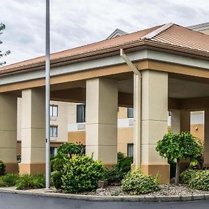 Quality Inn & Suites Warrenton Exterior photo