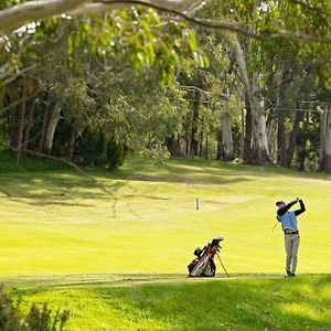 Mount Lofty Golf Course Motel Bridgewater Exterior photo