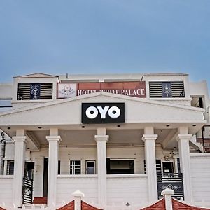 Hotel O White Palace Hotel Rajkot Exterior photo