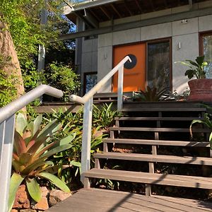 Tranquil Garden Apartment With Living Room Wollongong Exterior photo