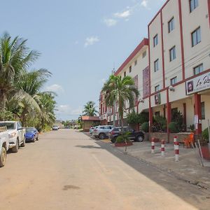 Hotel La Rose Blanche Abidjan Exterior photo