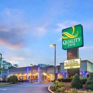 Quality Inn & Conference Center Brattleboro Exterior photo