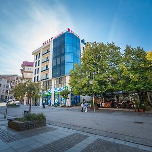 Monelly Apartments Loznica - Pesacka Zona Exterior photo