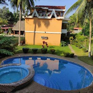 Large Family Or Group Accommodation Río Dulce Exterior photo