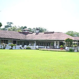 Banyan Grove Hotel Jorhāt Exterior photo