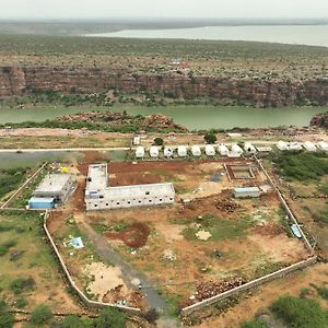 Gandikota Balaji Tourist Spot Hotel Jammalamadugu Exterior photo