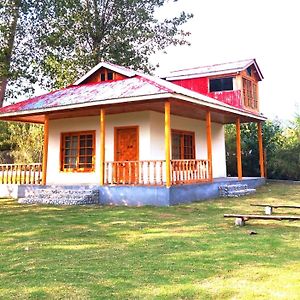 Riverside Attic Cottage At Country Club Balakot Exterior photo