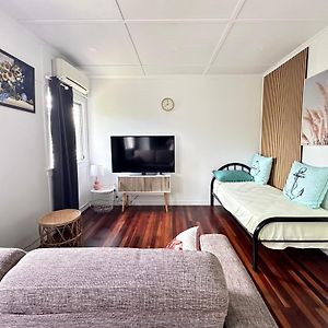 Zen Escape Guest House- Hidden Little Gem, Funky Corner, Boutique Granny Flat Brisbane Exterior photo