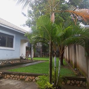 Sour Sop Guest House Kampala Exterior photo