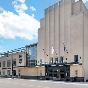 Cambria Hotel Detroit Downtown Exterior photo