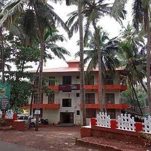 Hotel Town Pride , Ganpatipule Exterior photo