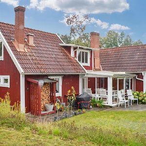 Cozy Home In Tving With Wifi Exterior photo