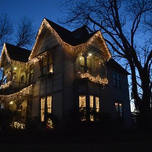 Carleton House Bed And Breakfast Bonham Exterior photo