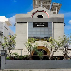 Super Townhouse Kalmana Hotel Nagpur Exterior photo