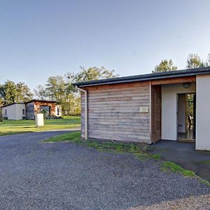 Chalets Bord D'Etang Avec Terrasse Privee Et Equipements Loisir, Parfaits Pour Une Escapade Nature - Fr-1-496-79 Veauchette Exterior photo