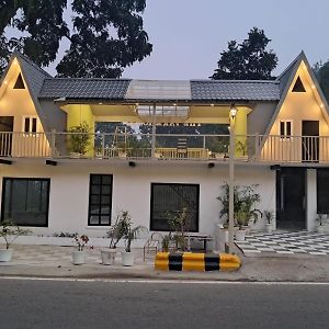 The Farmhouse Cafe & Lounge Hotel Kathgodam Exterior photo