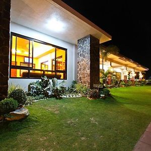 La Suena Brisa Beach Resort And Events Place Batangas Exterior photo