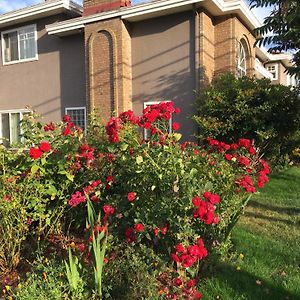 Rose Garden Richmond Exterior photo