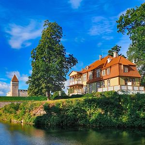 Ekesparre Boutique Hotel Kuressaare Exterior photo